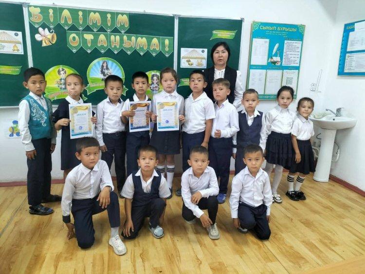 «БІЛІМІМ-ОТАНЫМА» ТАҚЫРЫБЫНДА БІРЫҢҒАЙ  СЫНЫП САҒАТЫ ӨТКІЗІЛДІ