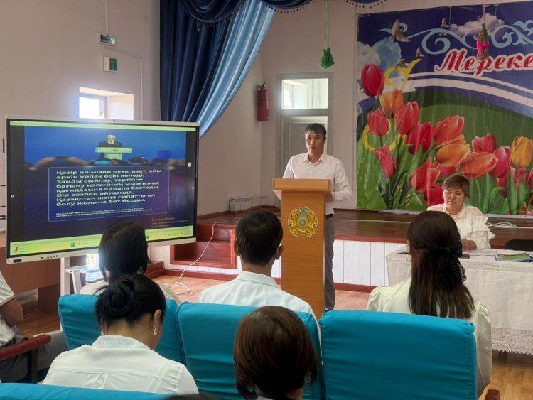 Жаңатұрмыс орта мектебінде №1 Педагогикалық кеңес өткізілді "Білім беру ұйымының 2025-2026 оқу жылындағы білім беру саясаты мен басымдықтары" тақырыбында.