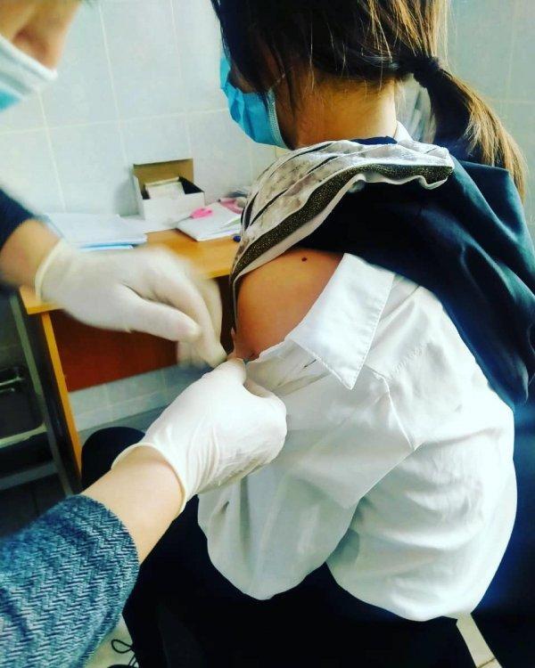📌14-18 жас аралығындағы мектеп оқушыларына Pfizer(Комирнати) вакцинасын егу жұмыстары жүргізілуде.